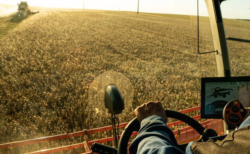 Retevis RB86 GMRS mobile for Combine Harvester Communication Improves Corn Farm Harvest Efficiency