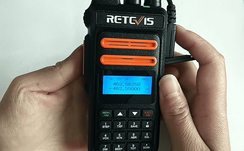 Retevis RT76P GMRS walkie-talkie scan display