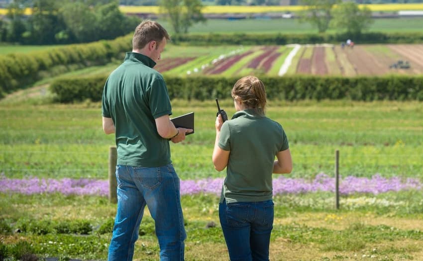 farmer use two way radio to communication